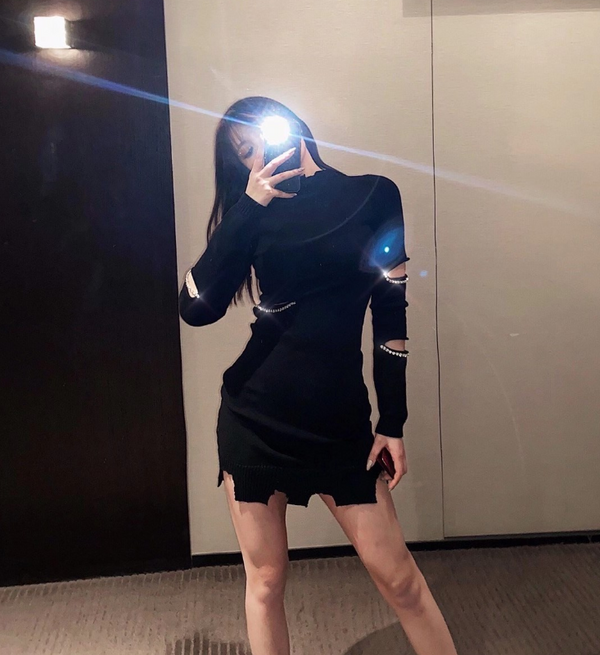 Black knitted short dress - ROUTINE FASHION