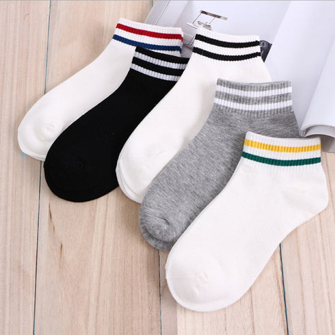 Caring women's sports socks - ROUTINE FASHION