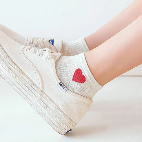 Caring women's sports socks - ROUTINE FASHION